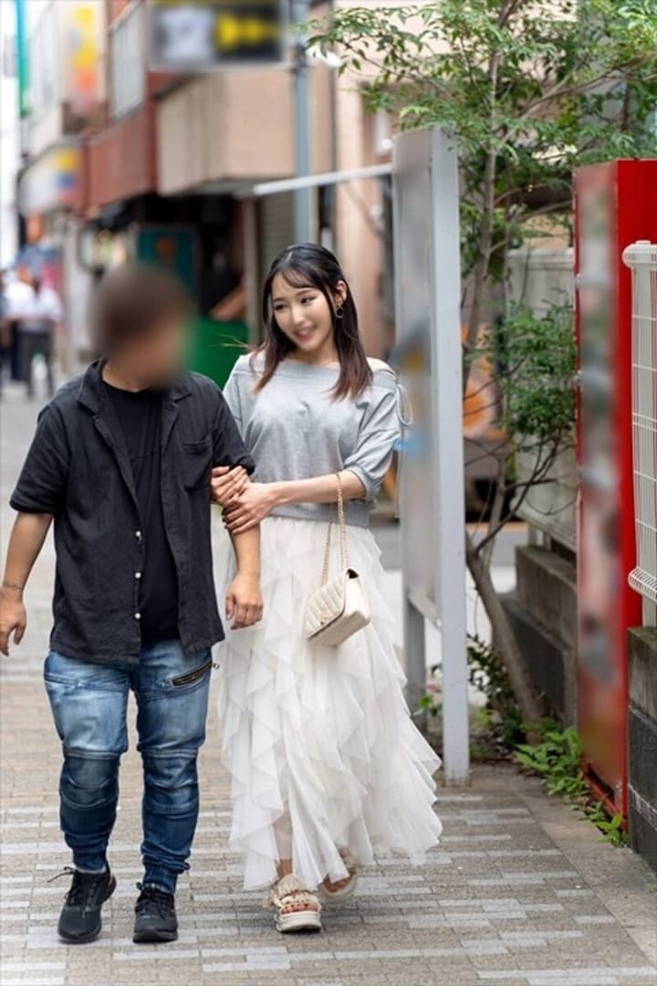 FC2-PPV-4813291 Sexy NTR Date Interrupted by Macho Friend